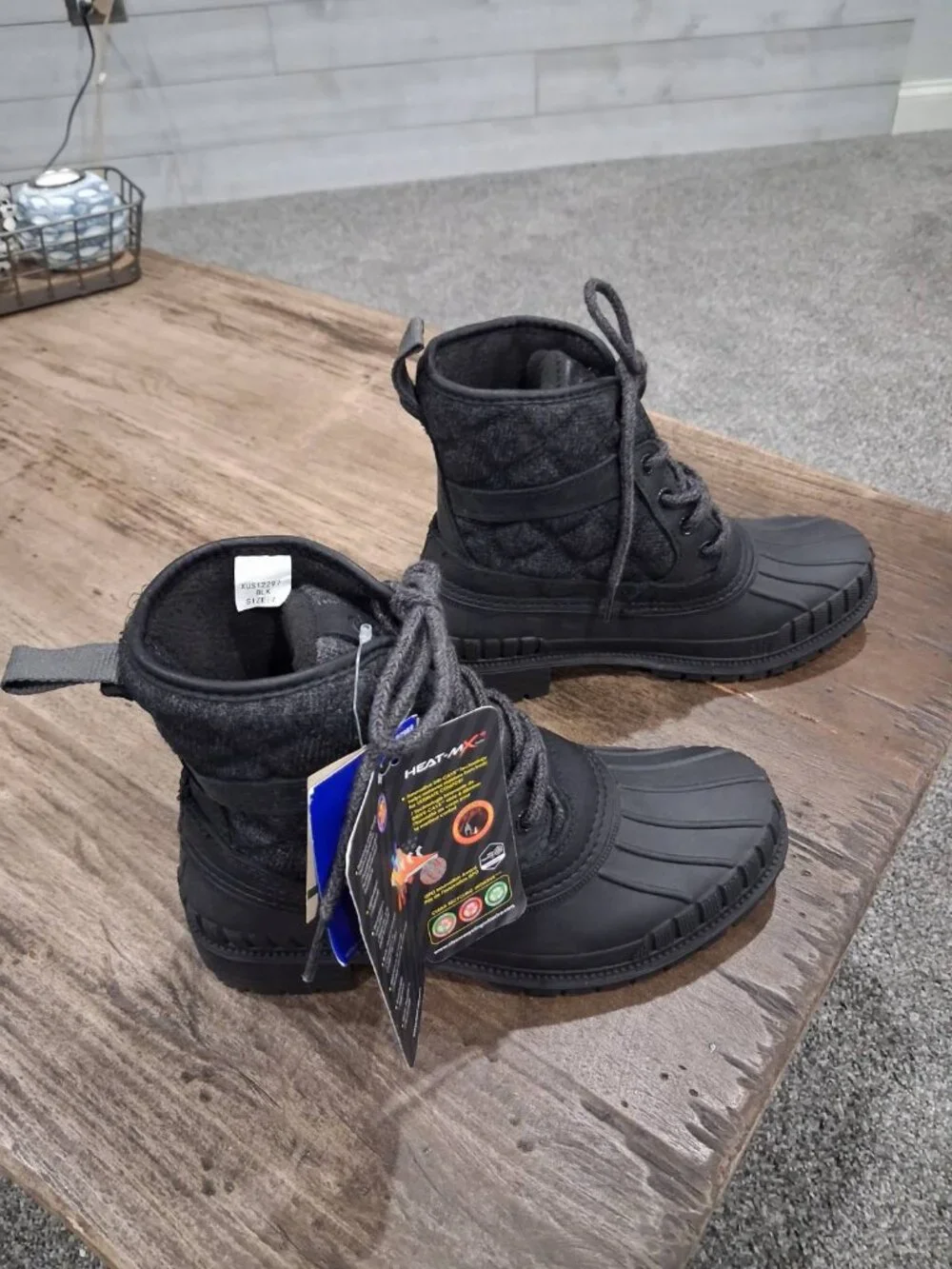 Kamik Sienna Mid 2 Winter Boots – Black / Dark Gray – Size 7 (NWT)